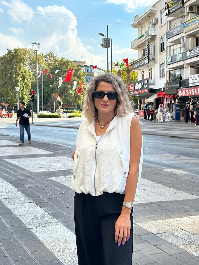 Beyaz Yelek
